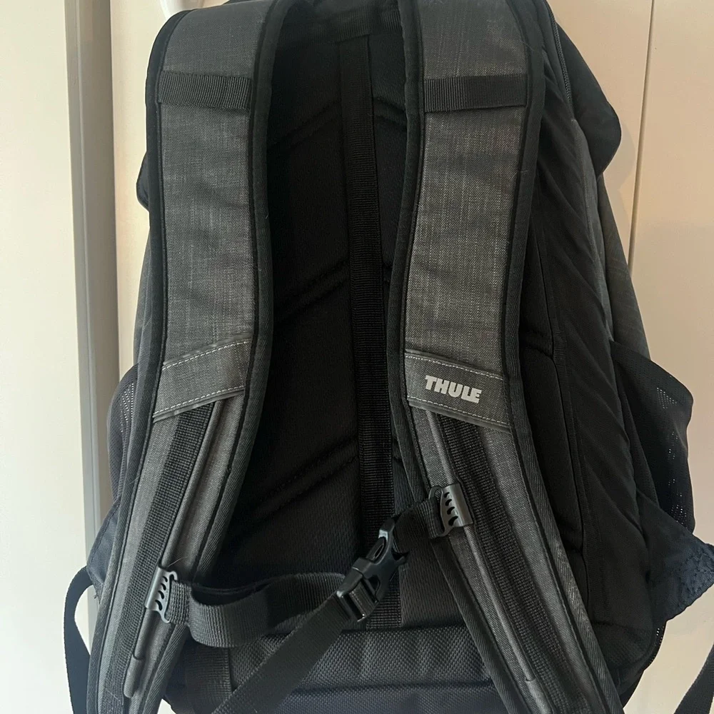 Thule stravan laptop bag backpack